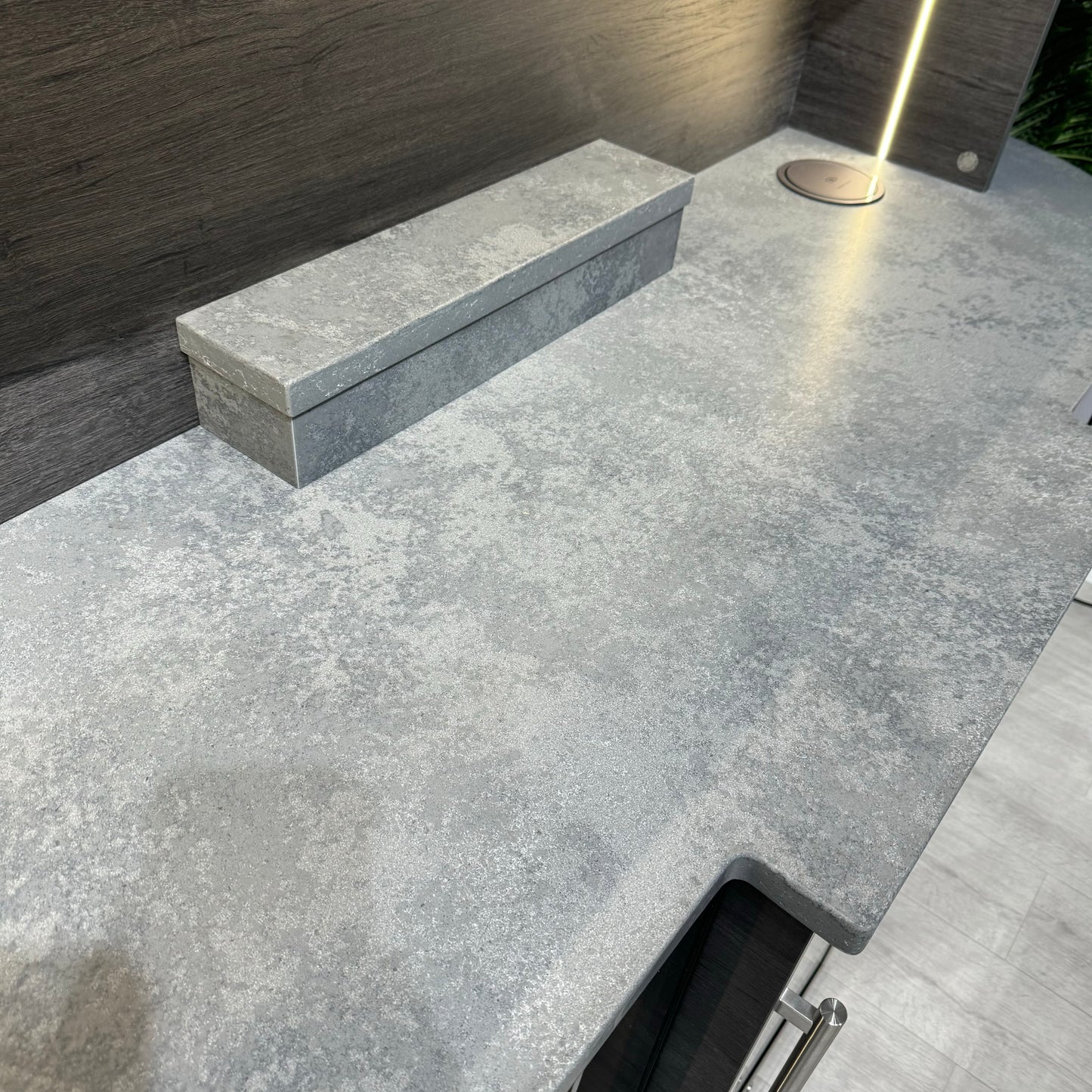 The Curvature - Smoke Mirror & Grey Wood Texture Wall Bar