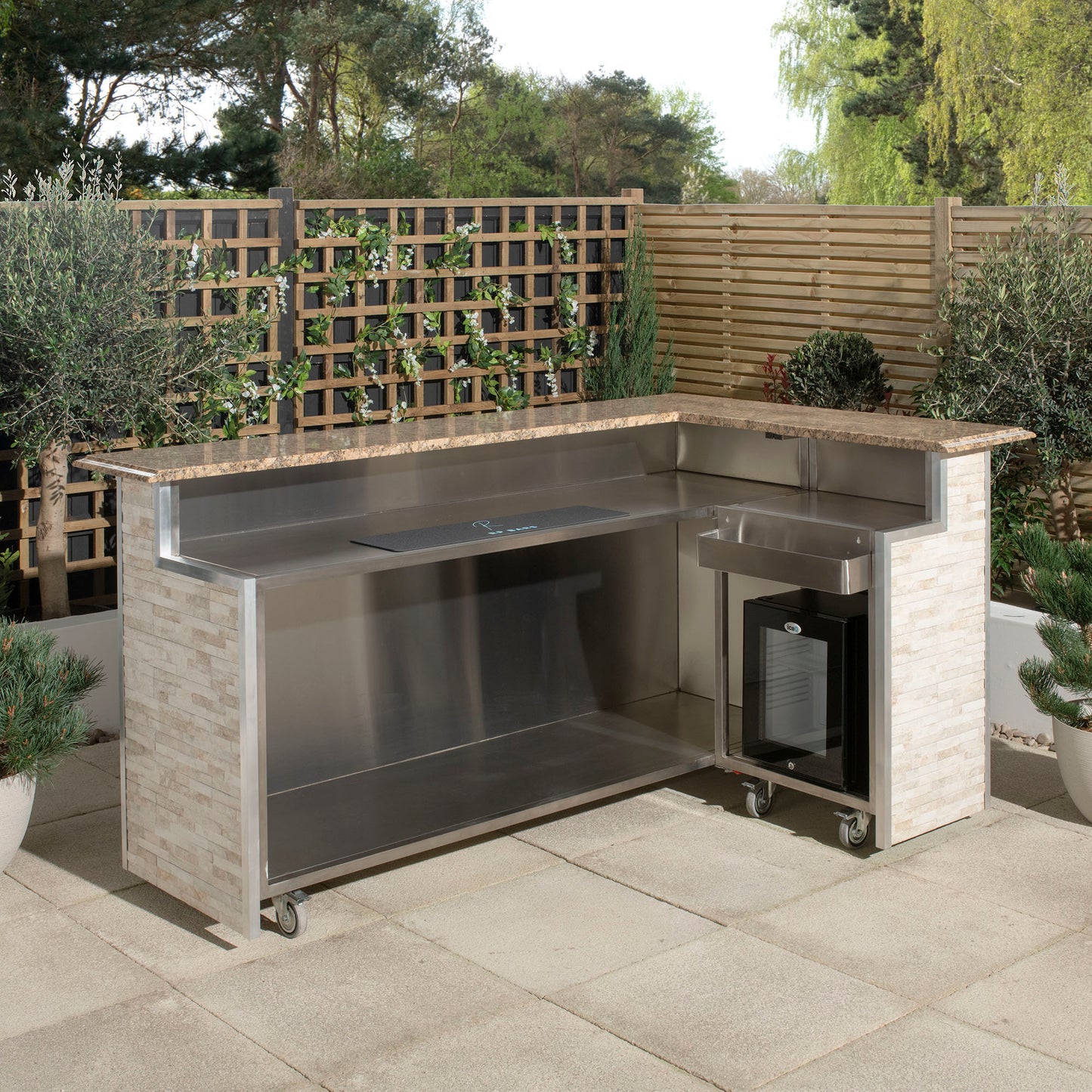 The Royal Outdoor Bar & Gazebo