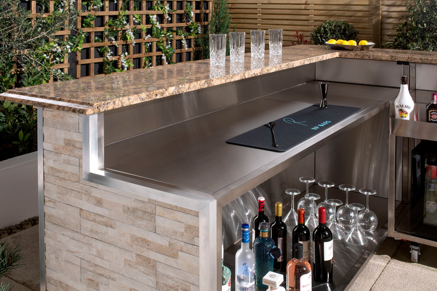 The Royal Outdoor Bar & Gazebo