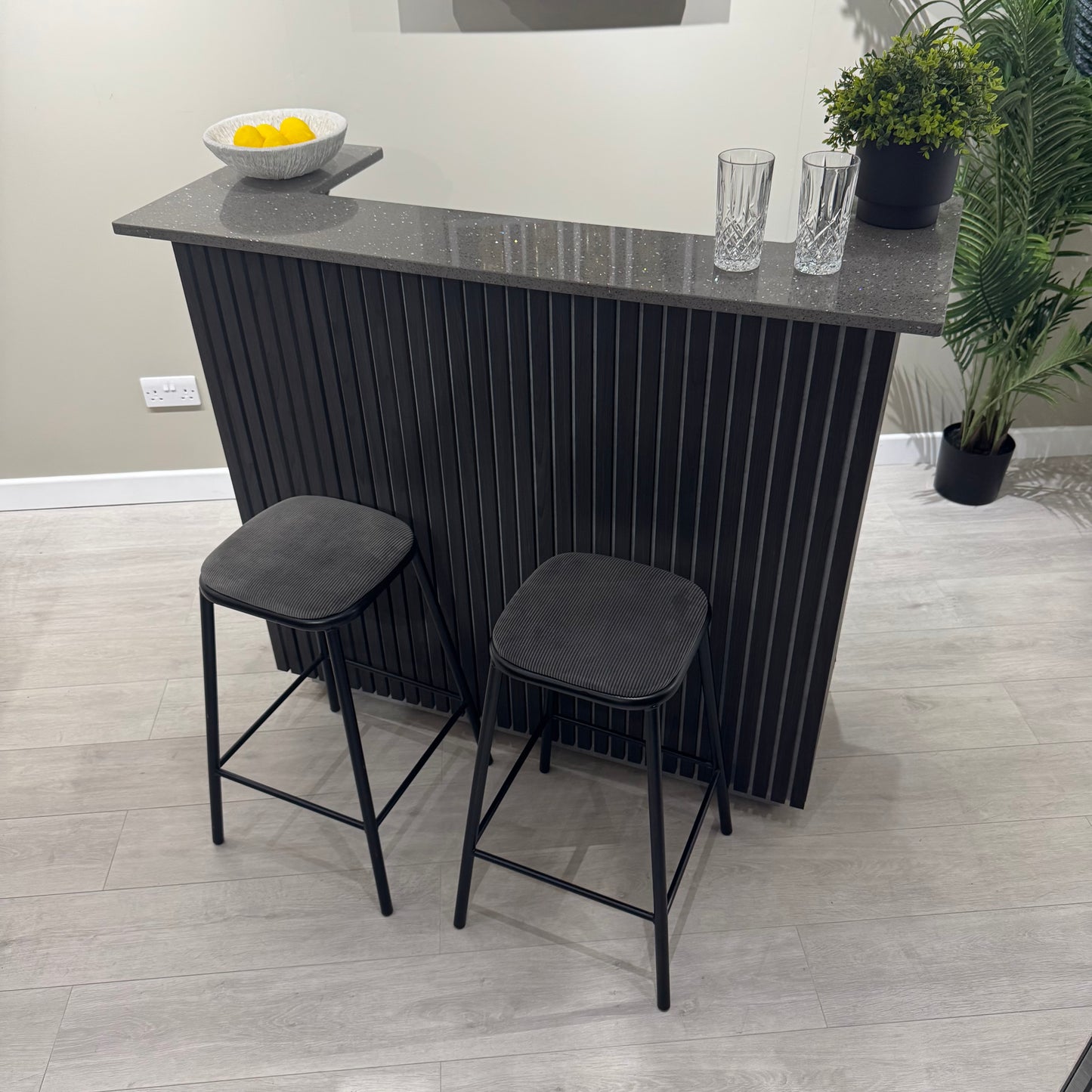 Studio Black & Grey Slat Home Bar with Grey Sparkle Quartz Worktop
