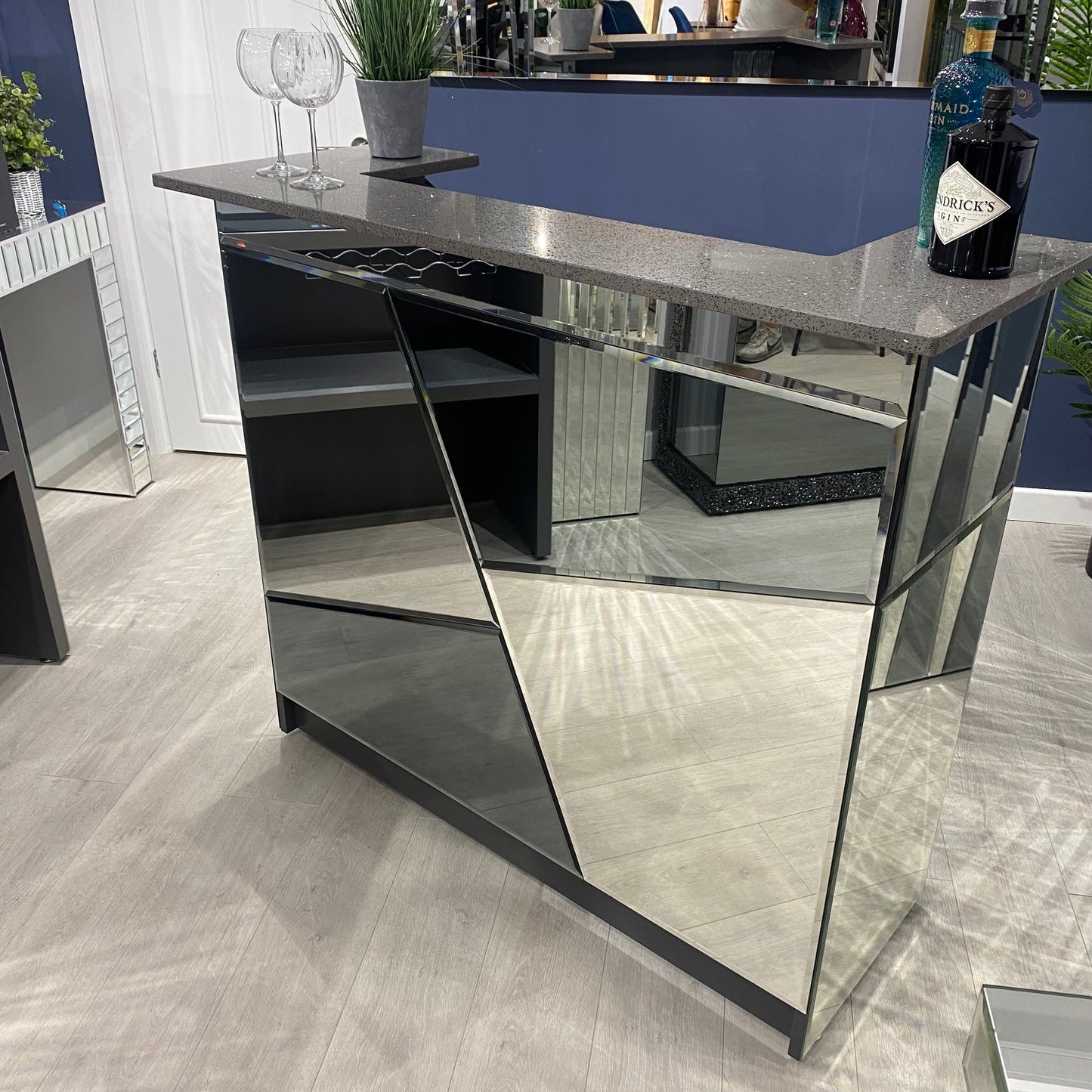 Ascot Grey & Silver - Abstract Mirror Design Home bar with Grey Sparkle Quartz Worktop