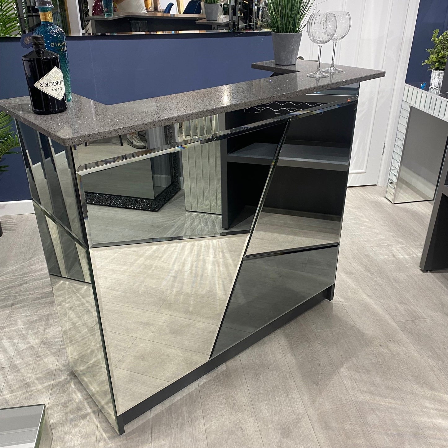 Ascot Grey & Silver - Abstract Mirror Design Home bar with Grey Sparkle Quartz Worktop