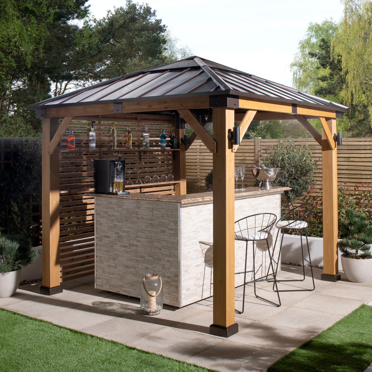 The Royal Outdoor Bar & Gazebo - Ex Demo