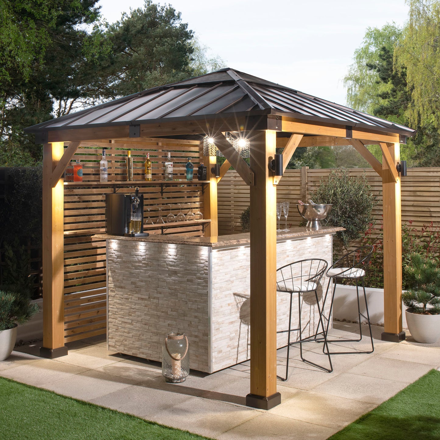 The Royal Outdoor Bar & Gazebo - Ex Demo