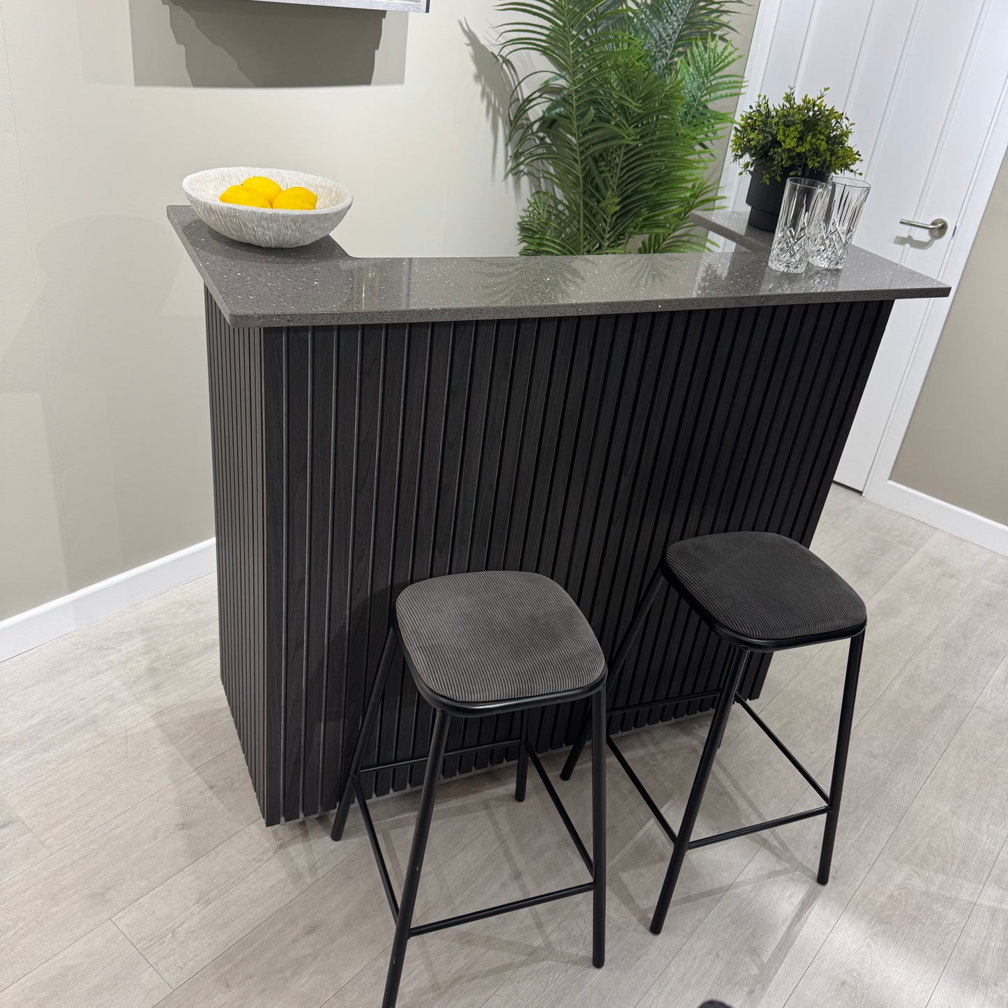Studio Black & Grey Slat Home Bar with Grey Sparkle Quartz Worktop