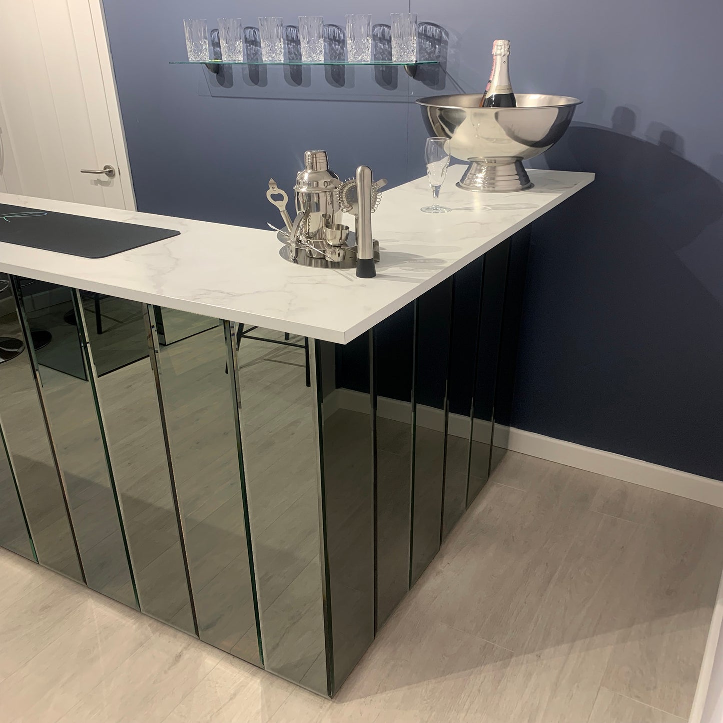 Magnum Grey - L-Shape Home Bar with White Vein Quartz Worktop