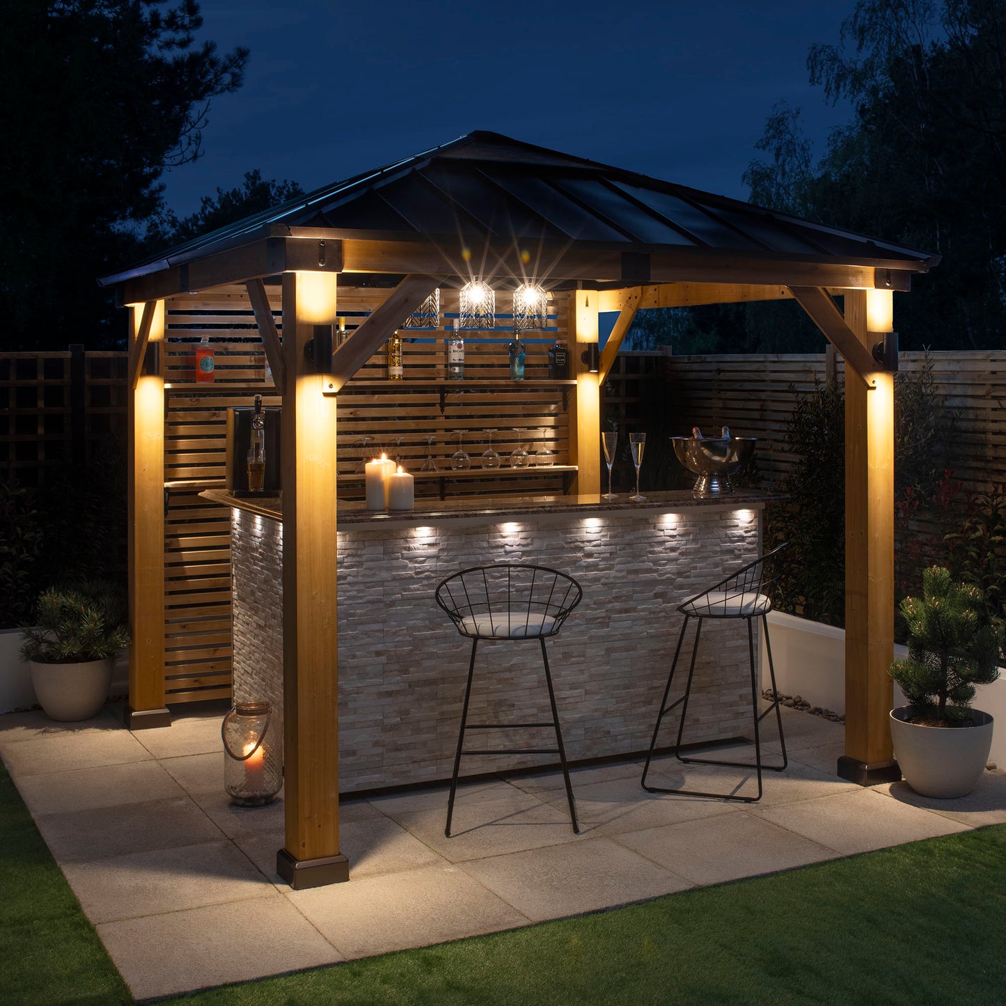 The Royal Outdoor Bar & Gazebo - Ex Demo