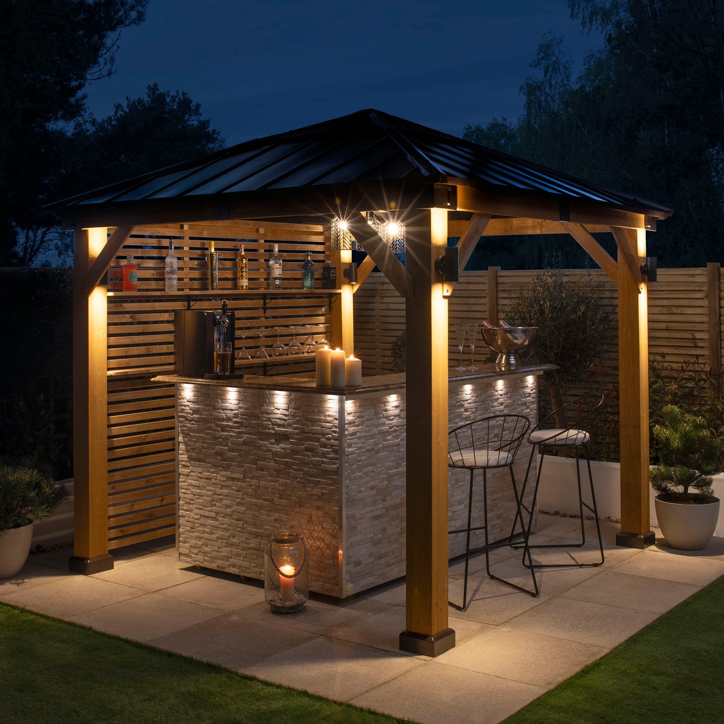 The Royal Outdoor Bar & Gazebo - Ex Demo