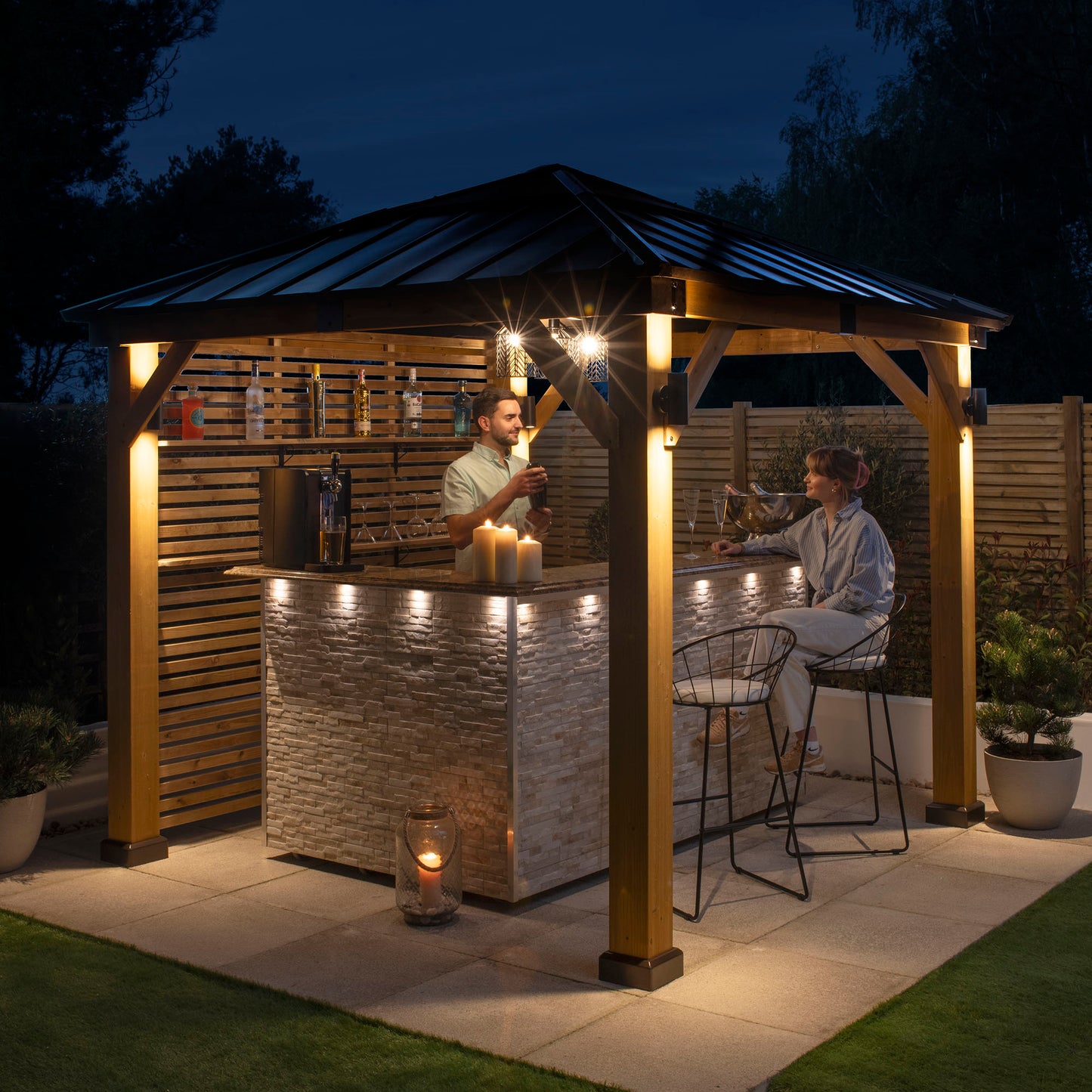 The Royal Outdoor Bar & Gazebo - Ex Demo