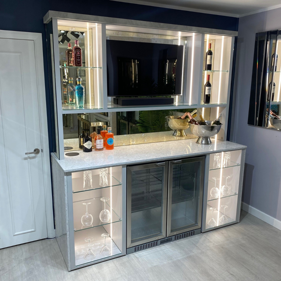 Ultimae Wall Bar - Antique Mirror & Light Veining Quartz Worktop